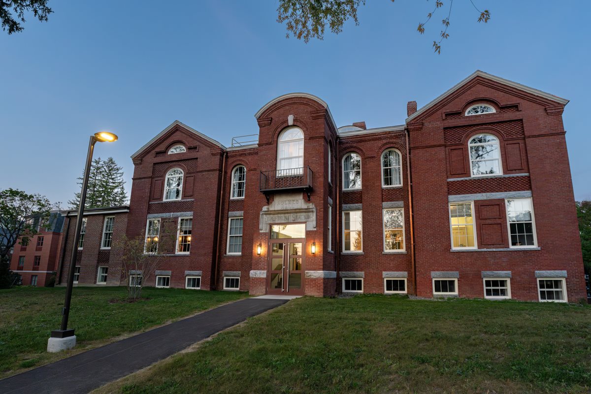 Hotel Ursa Holmes Hall Entrance