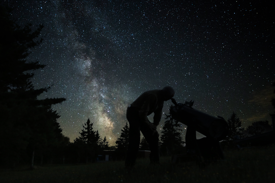 Stargazing Over Hirundo Package
